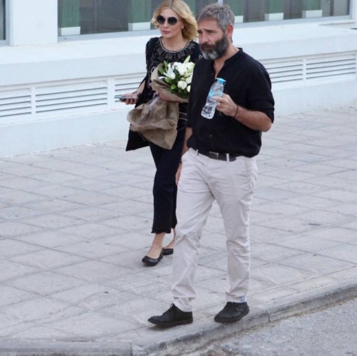 Τα λουλούδια από μένα στην κυρία