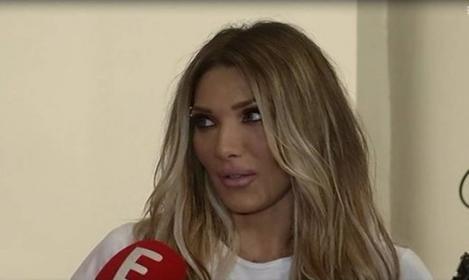 Η ενόχληση της Ηλιάδη on camera όταν ρωτήθηκε για τα δημοσιεύματα περί χωρισμού με τον Γκέντσογλου