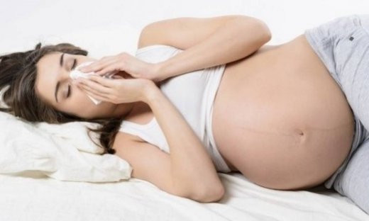 Εγκυμοσύνη και κρυολόγημα: Αντιμετωπίστε το με φυσικούς τρόπους