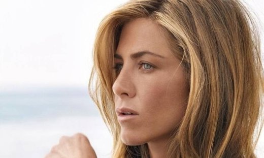 Τι θα φορέσεις το ΣΚ; Η τελευταία εμφάνιση της Jennifer Aniston θα σου δώσει την τέλεια ιδέα!