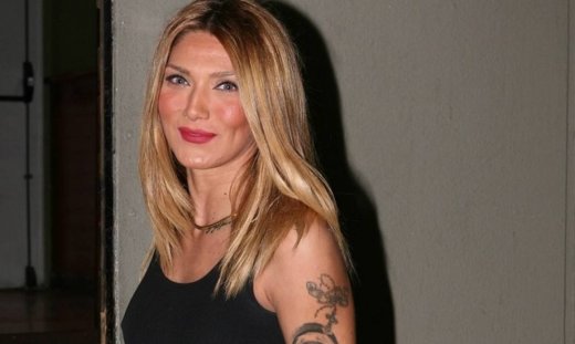 Αγγελική Ηλιάδη: Παιχνίδια στο μπαλκόνι με τον μικρό της γιο