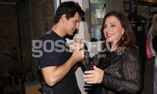 Το χειροφίλημα του Ρουβά στην Αλεξίου