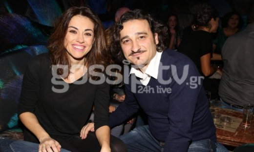 Βασίλης Χαραλαμπόπουλος: Με την κούκλα σύζυγο του στο θέατρο