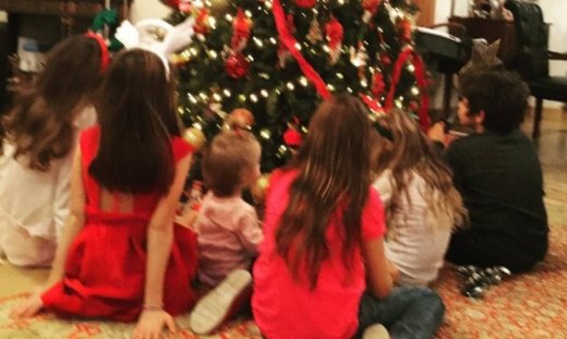 Ελένη Μενεγάκη: Γιατί έλειπε ο γιος της από τις Χριστουγεννιάτικες φωτογραφίες;