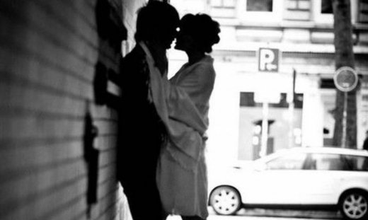 Τα μηνύματα που δεν πρέπει ΠΟΤΕ να στείλεις σε έναν άντρα (για το καλό σου)