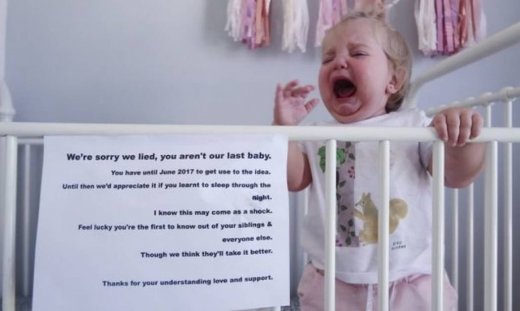 Αυτό το μωρό έχει 7 μήνες να συνειδητοποιήσει ότι θα γίνει η μεγάλη αδελφή!