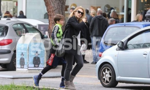 Ντορέττα Παπαδημητρίου: Με τον γιο της στην Γλυφάδα