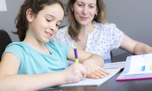 Παιδί & γνώση: Τα οφέλη από το διάβασμα με τη μητέρα