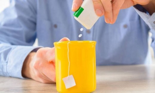 Τα ολιγοθερμιδικά γλυκαντικά βοηθούν στο αδυνάτισμα; Τι υποστηρίζει νέα έρευνα