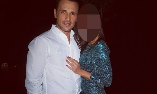 Τι έχουμε εδώ; Ποια είναι η κυρία που ποζάρει στην αγκαλιά του Νίκου Βέρτη;