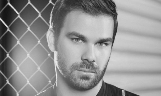 Σαμπάνης: «Μπορεί να μην έχω λεφτά στην άκρη, σπίτια, σκάφη αλλά ξοδεύω τα πάντα στη μουσική»