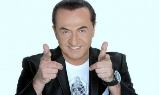 Λευτέρης Πανταζής: Δείτε ποιον συνάντησε στο αεροδρόμιο