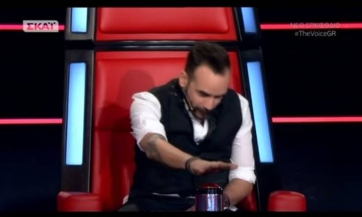 «The Voice»: Ο Μουζουράκης «έκλεψε» παίκτη από την Παπαρίζου και εκείνη… «τρελάθηκε»