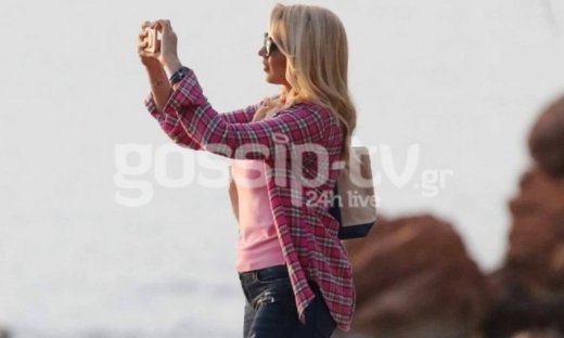 Η κουκλίτσα με τα ροζ