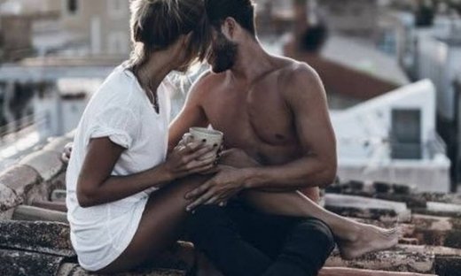 H απόλυτη ανατροπή: 5 πράγματα που εσύ βρίσκεις σέξι αλλά οι άντρες εντελώς αστεία