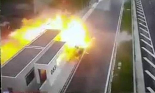 Τροχαίο στη Θήβα: Δείτε με πόσα πήγαινε ο οδηγός της μοιραίας Porsche (vid)