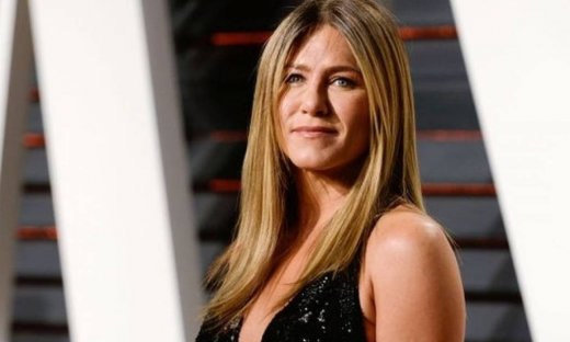 Ακόμα να δεις το tweet που «καρφώνει» την εγκυμοσύνη της Jennifer Aniston;