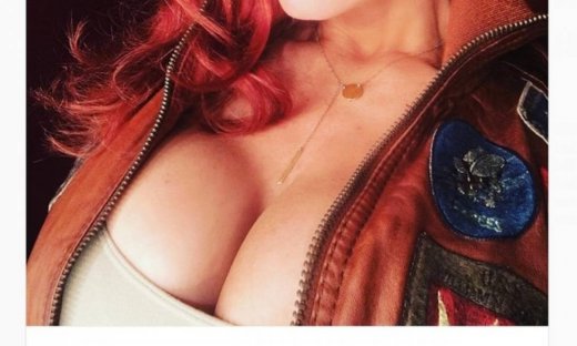 Γέμισε το instagram… στήθος