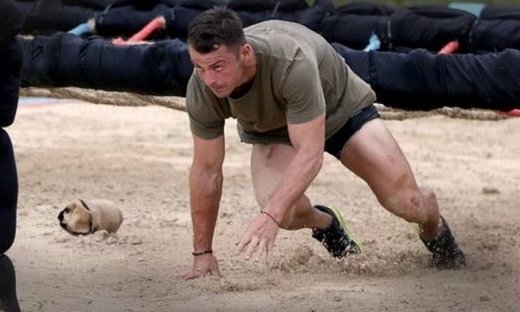 Δείτε τον Γιώργο Αγγελόπουλο στην καθημερινότητά του στη Σκιάθο, λίγο πριν μπει στο Survivor!