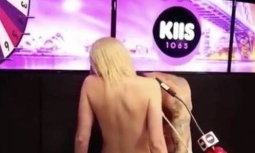 Απίστευτο περιστατικό σε ζωντανή εκπομπή: Άγνωστοι καλεσμένοι γδύθηκαν και έκαναν σεξ στον αέρα!