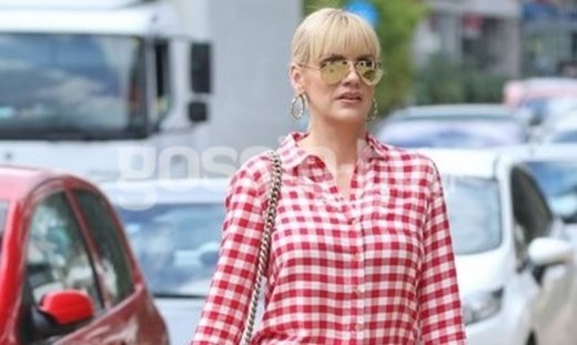 Με στυλ ανοιξιάτικο η Σάσα Σταμάτη