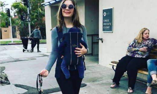 Κατερίνα Μουτσάτσου: Βόλτα με τον νεογέννητο γιο της