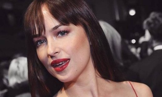 Η Dakota Johnson έχει νέο σύντροφο και μάλιστα super super σέξι;
