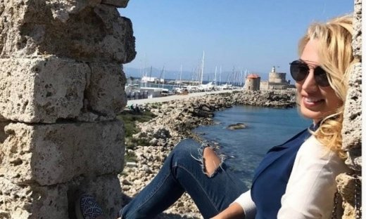 Κωνσταντίνα Σπυροπούλου: Περιμένει τον ιππότη της