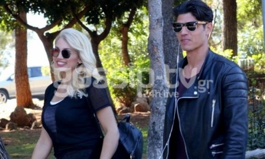 Σπυροπούλου: Χαλαρή βόλτα στην Γλυφάδα