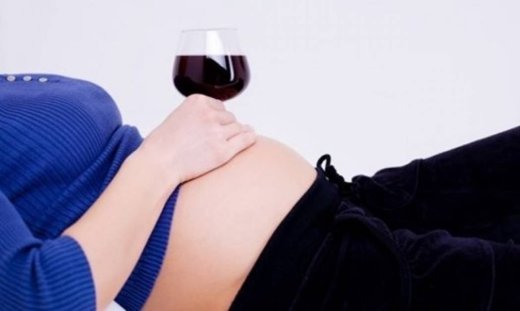 Εγκυμοσύνη και αλκοόλ: Ούτε ένα ποτηράκι...