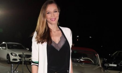 Η Κάτια Ζυγούλη φέρνει το απόλυτο summer mood στις οθόνες μας