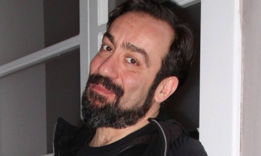 Στον «Θησαυρό του μακαρίτη» ο Σωτήρης Καλυβάτσης