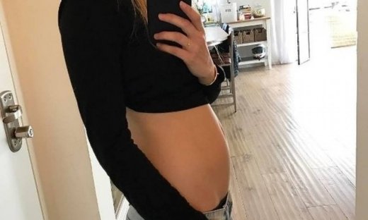 Εβδομάδες μετά την ανακοίνωση της 2ης εγκυμοσύνης της, η star κάνει την πρώτη της δημόσια εμφάνιση