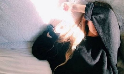 Μπρούμυτα, ανάσκελα ή στο πλάι; Τι λέει για τον χαρακτήρα σου ο τρόπος που κοιμάσαι