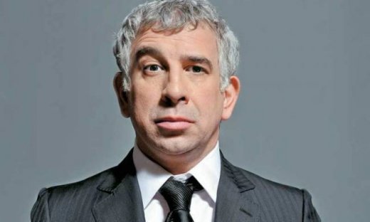 Πέτρος Φιλιππίδης: Βρήκε την παρτενέρ του για τον ηλίθιο