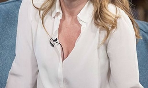 Η star γέννησε πριν από τέσσερις μήνες και έχει αυτό ακριβώς το σώμα