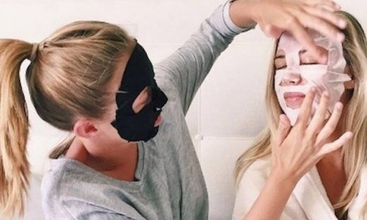 Πώς θα ήταν αν φορούσες 100 sheet μάσκες στο πρόσωπό σου;