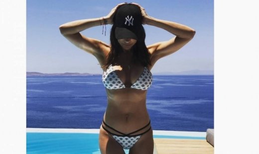 Sexy στη Μύκονο η…