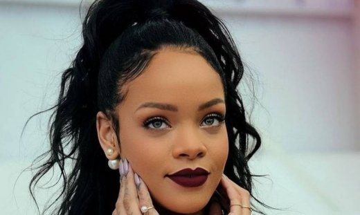 H πρώτη εμφάνιση της Rihanna μετά το σάλο με τα κιλά της: Έχει όντως παχύνει τόσο πολύ;