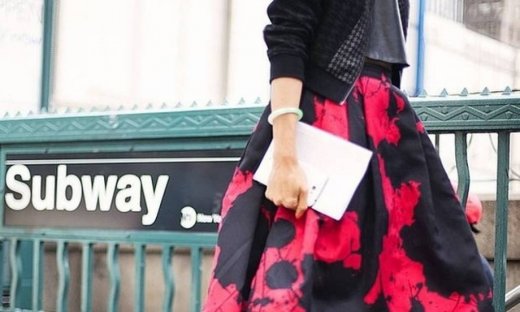 Θεωρείς την midi φούστα ένα συμβατικό ρούχο; Τότε δες το παρακάτω video