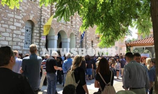 Θάνατος μαθητή στο Μενίδι: Σπαραγμός στην κηδεία του 11χρονου Μάριου