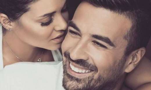 Ο Γιάννης Αϊβάζης έγινε 40 χρονών και η Μαρία Κορινθίου του έδωσε τις πιο θερμές ευχές του!