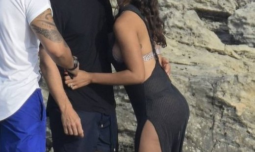 Το ΚΟΡΜΙ! Η σύντροφος του γνωστού Dj και τραγουδιστή έχει το απόλυτο beach body