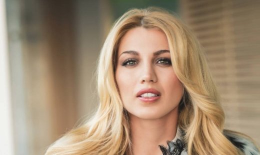 Σπυροπούλου: Η επιστροφή απο τη Μύκονο η κακή κατάσταση και ο στόχος (Nassos blog)