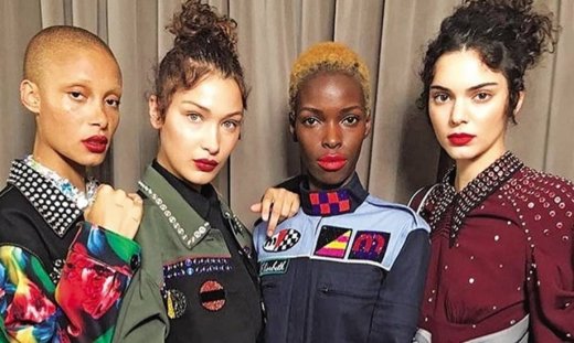 Πήγε να δουλέψει  ως σερβιτόρα και έγινε… τοπ μοντελ