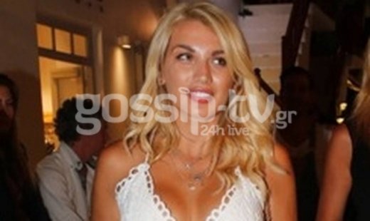 Tα νυχτοπερπατήματα της Σπυροπούλου στη Μύκονο