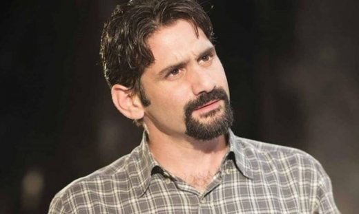 Παπασπηλιόπουλος: «Το θέατρο για μένα είναι ένας µεγάλος έρωτας που δεν θαµπώνει και δεν ξεθωριάζει»