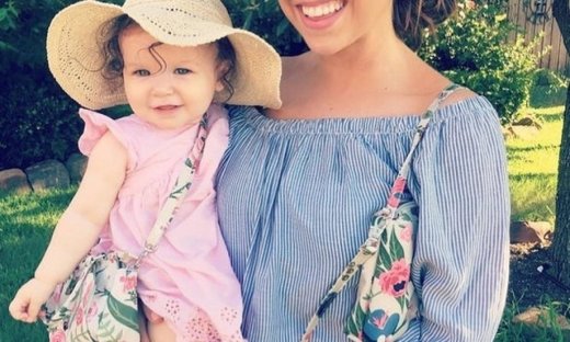 Η κόρη της μεγάλωσε πολύ και είναι μια κούκλα