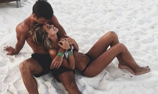 10 γυναικείες συνήθειες που ξενερώνουν εμάς τους άντρες στην παραλία