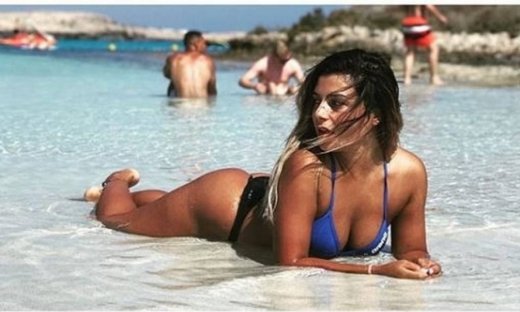 Ελευθερία Ελευθερίου: Αναστατώνει την Αγία Νάπα!